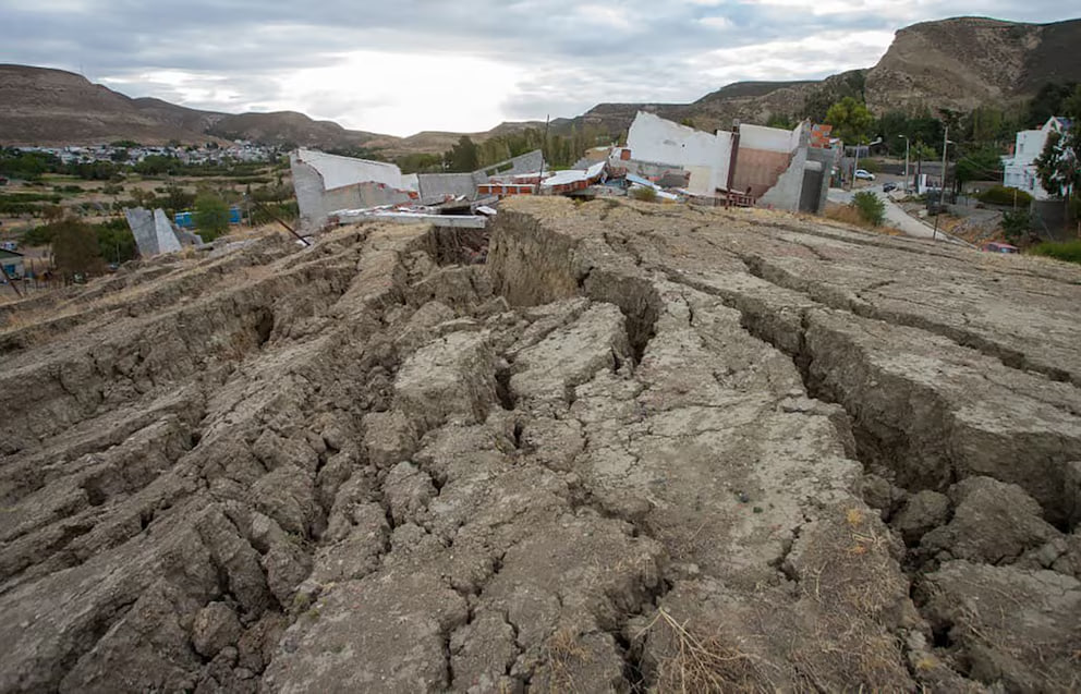 Más de 90 familias evacuadas por el desplazamiento del cerro&nbsp;Hermitte